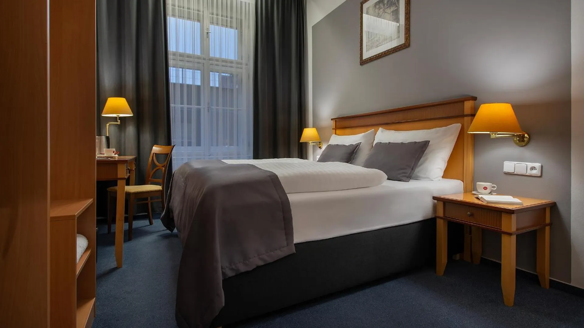 ****  Prague Season Hotel جمهورية التشيك